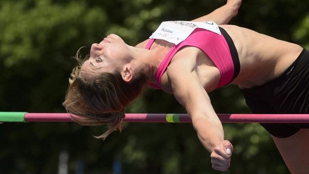 Česká reprezentantka Eliška Klučinová při skoku do výšky. Česká reprezentantka Eliška Klučinová při skoku do výšky.