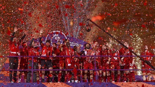 Radost fotbalistů Liverpoolu. Radost fotbalistů Liverpoolu.