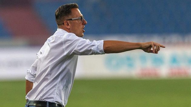 Trenér Ostravy Luboš Kozel byl hodně kritický k výkonu z první půle. Trenér Ostravy Luboš Kozel byl hodně kritický k výkonu z první půle.