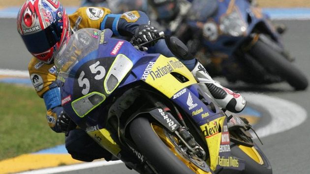 V Le Mans v neděli zahynul sedmadvacetiletý Adrien Protat po těžké havárii během závodu domácího šampionátu v kategorii supersportů. Syn vítěze slavného závodu 24 hodin Le Mans z roku 2006 Frédérica Protata (na snímku) utrpěl vážná zranění hlavy a zemřel krátce po převozu do lékařského centra. V Le Mans v neděli zahynul sedmadvacetiletý Adrien Protat po těžké havárii během závodu domácího šampionátu v kategorii supersportů. Syn vítěze slavného závodu 24 hodin Le Mans z roku 2006 Frédérica Protata (na snímku) utrpěl vážná zranění hlavy a zemřel krátce po převozu do lékařského centra.