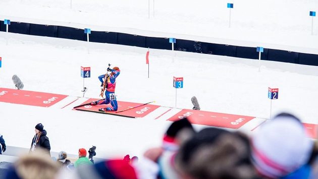 Gabriela Soukalová se připravuje ke střelbě na střelnici na MS v Holmenkollenu. Gabriela Soukalová se připravuje ke střelbě na střelnici na MS v Holmenkollenu.