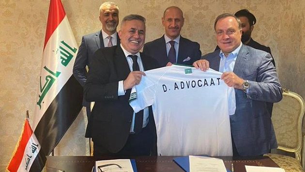 Nizozemský trenér Dick Advocaat(vpravo) se stal novým koučem reprezentace Iráku. Nizozemský trenér Dick Advocaat(vpravo) se stal novým koučem reprezentace Iráku.