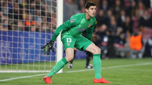 Brankář Atlétika Madrid Thibault Courtois se má v Chelsea stát nástupcem dosavadní a dlouholeté jedničky Petra Čecha. Brankář Atlétika Madrid Thibault Courtois se má v Chelsea stát nástupcem dosavadní a dlouholeté jedničky Petra Čecha.