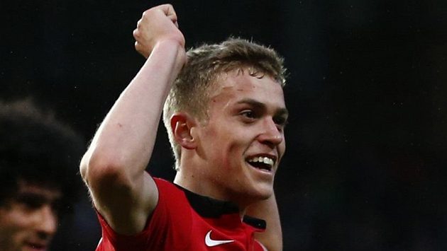 Osmnáctiletý James Wilson vstřelil hned při své premiéře v dresu Rudých ďáblů dva góly. Osmnáctiletý James Wilson vstřelil hned při své premiéře v dresu Rudých ďáblů dva góly.