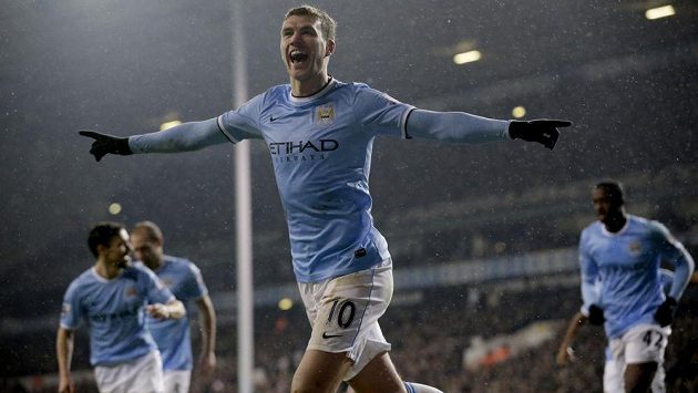 Edin Džeko slaví svůj gól do sítě Tottenhamu. Edin Džeko slaví svůj gól do sítě Tottenhamu.