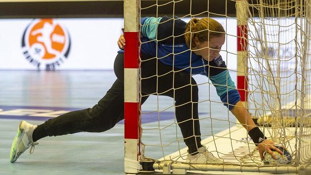 Brankářka Dominika Müllnerová z Baníku Most. Brankářka Dominika Müllnerová z Baníku Most.