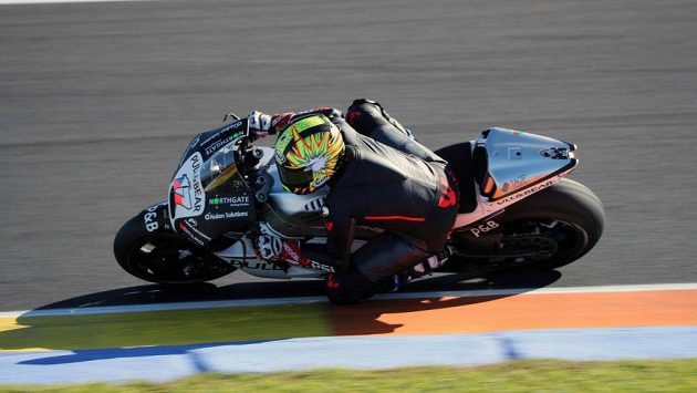 Motocyklový závodník Karel Abraham během testování týmů MotoGP v Sepangu. Motocyklový závodník Karel Abraham během testování týmů MotoGP v Sepangu.