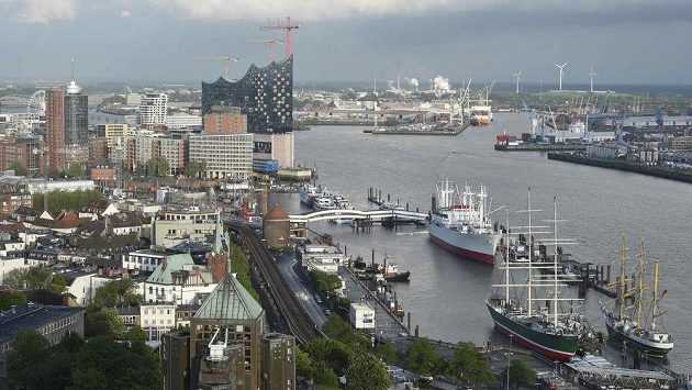 Pohled na přístav v Hamburku, který se uchází o OH 2024. Pohled na přístav v Hamburku, který se uchází o OH 2024.