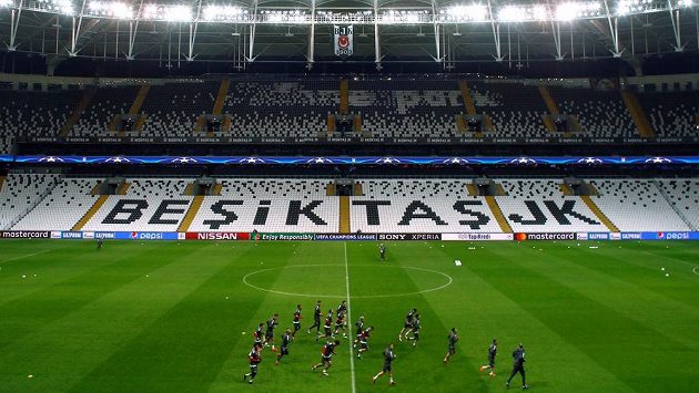 Fotbalisté Besiktase Istanbul hostí na svém stadiónu v odvetě osmifinále Ligy mistrů Bayern Mnichov - ilustrační foto. Fotbalisté Besiktase Istanbul hostí na svém stadiónu v odvetě osmifinále Ligy mistrů Bayern Mnichov - ilustrační foto.