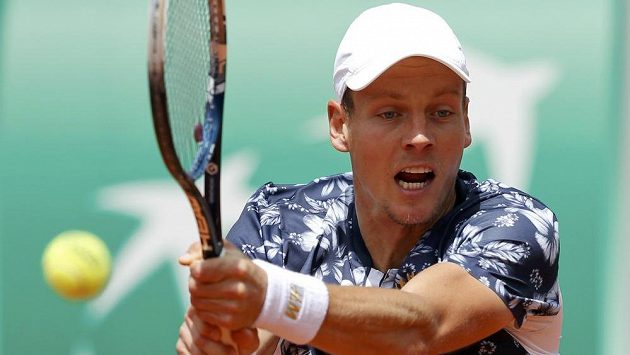 Tomáš Berdych na Roland Garros v duelu s Kazachem Aleksandrem Nědovjesovem. Tomáš Berdych na Roland Garros v duelu s Kazachem Aleksandrem Nědovjesovem.