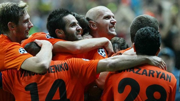 Fotbalisté Karagandy slaví gól proti Celtiku Glasgow v play off Ligy mistrů. Fotbalisté Karagandy slaví gól proti Celtiku Glasgow v play off Ligy mistrů.