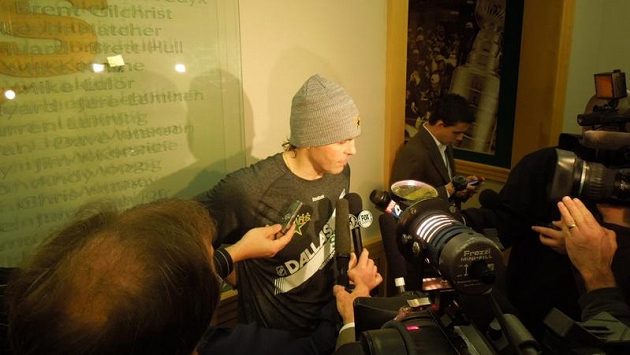Jaromír Jágr odpovídá na dotazy zahraničních novinářů Jaromír Jágr odpovídá na dotazy zahraničních novinářů