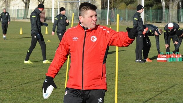 Trenér Slavie Dušan Uhrin Trenér Slavie Dušan Uhrin