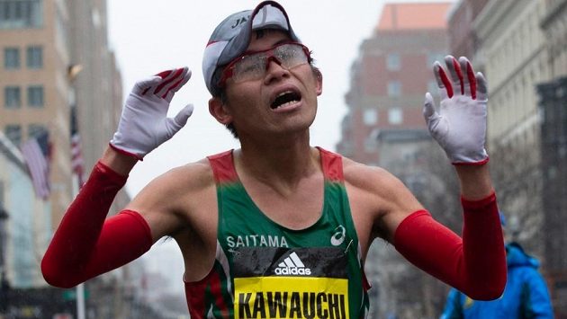 Japonec Juki Kawauči ukázal sílu samuraje, vůli šóguna, ostří katany. Japonec Juki Kawauči ukázal sílu samuraje, vůli šóguna, ostří katany.