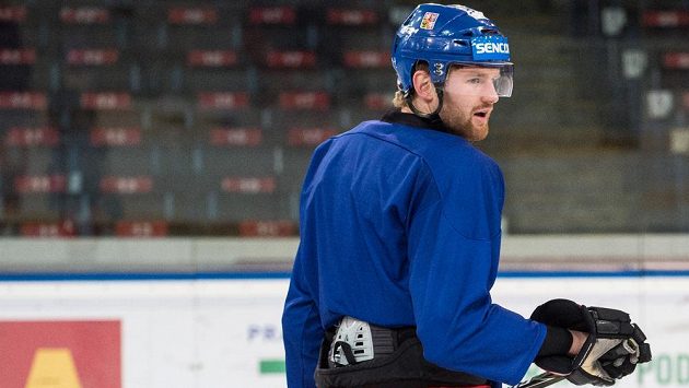Obránce David Musil během tréninku hokejové reprezentace v Praze. Obránce David Musil během tréninku hokejové reprezentace v Praze.