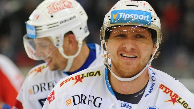 Střelec druhé brněnské branky Martin Erat. Střelec druhé brněnské branky Martin Erat.