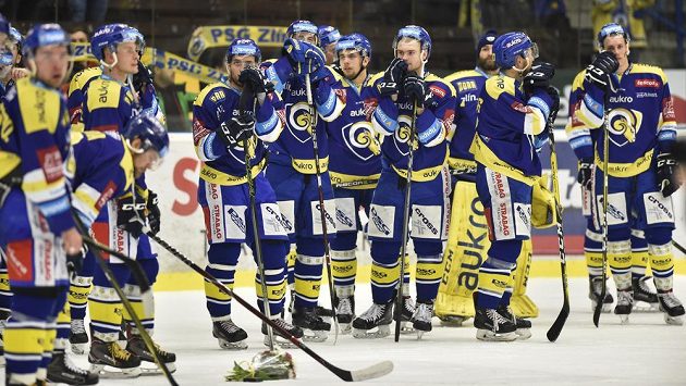 Hráči Zlína po vyřazení v předkole play off. Hráči Zlína po vyřazení v předkole play off.