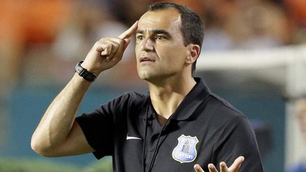 Zešíleli jste? Manažer Evertonu Roberto Martinez si o nabídce Rudých ďáblů myslí své. Zešíleli jste? Manažer Evertonu Roberto Martinez si o nabídce Rudých ďáblů myslí své.