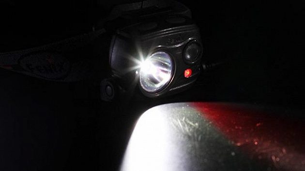 Čelovka Fenix HP25R: Tři různé světlomety podtrhují velkou univerzálnost. Čelovka Fenix HP25R: Tři různé světlomety podtrhují velkou univerzálnost.