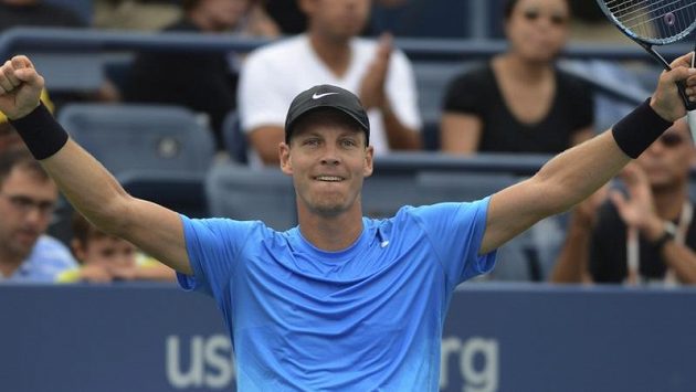 Tomáš Berdych se raduje z postupu do čtvrtfinále US Open. Tomáš Berdych se raduje z postupu do čtvrtfinále US Open.