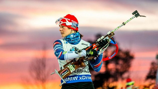 Veronika Vítková se ve smíšené štafetě v Östersundu při střelbě trápila. Veronika Vítková se ve smíšené štafetě v Östersundu při střelbě trápila.