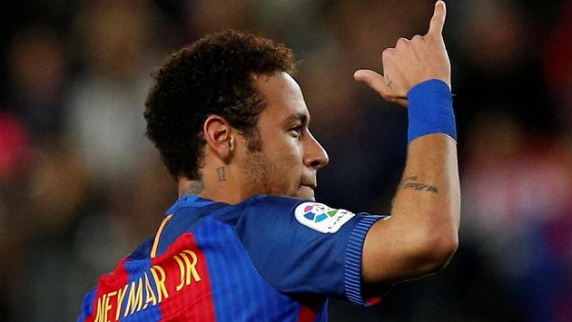 Při utkání ještě barcelonská hvězda Neymar hodinky nenosí. Jinak má ale hodně velkou sbírku. Při utkání ještě barcelonská hvězda Neymar hodinky nenosí. Jinak má ale hodně velkou sbírku.