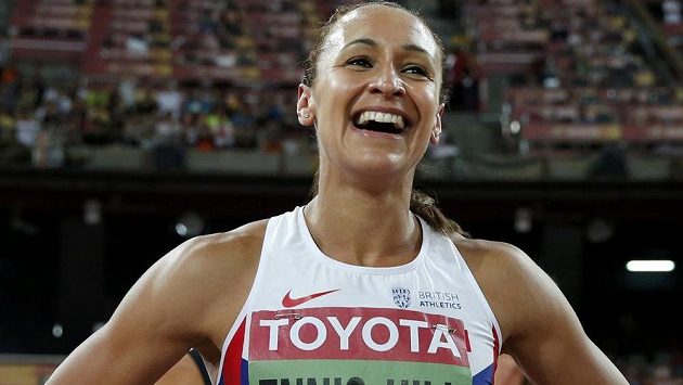 Britka Jessica Ennisová-Hillová má k úsměvu důvod. Zlato z MS v sedmiboji. Britka Jessica Ennisová-Hillová má k úsměvu důvod. Zlato z MS v sedmiboji.