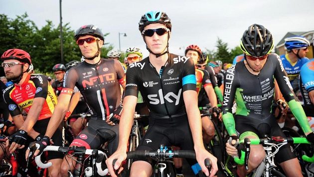 Britský silniční cyklista Joshua Edmondson přiznal, že si během svého působení v elitní stáji Sky, jejíž barvy oblékal v letech 2013 a 2014, tajně píchal vitamínové injekce. Porušil tak pravidlo Mezinárodní cyklistické unie. Britský silniční cyklista Joshua Edmondson přiznal, že si během svého působení v elitní stáji Sky, jejíž barvy oblékal v letech 2013 a 2014, tajně píchal vitamínové injekce. Porušil tak pravidlo Mezinárodní cyklistické unie.