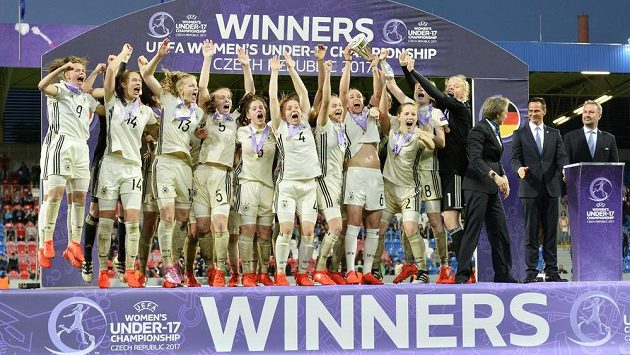 Radost německých fotbalistek po triumfu na Mistrovství Evropy hráček do 17 let. Radost německých fotbalistek po triumfu na Mistrovství Evropy hráček do 17 let.
