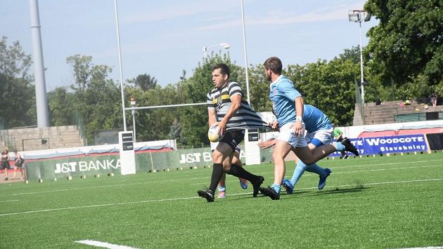 Hráči Tatry Smíchov jsou mistry republiky v sedmičkovém ragby. Ve finále víkendového šampionátu v Praze na Markétě porazili Vyškov jednoznačně 40:0. Hráči Tatry Smíchov jsou mistry republiky v sedmičkovém ragby. Ve finále víkendového šampionátu v Praze na Markétě porazili Vyškov jednoznačně 40:0.