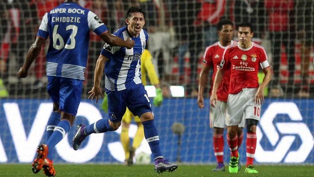 Hector Herrera se raduje z gólu do sítě Benfiky. Hector Herrera se raduje z gólu do sítě Benfiky.