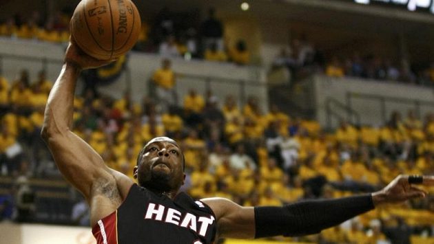 Strůjcem rozhodující výhry byl Dwyane Wade s 41 body. Strůjcem rozhodující výhry byl Dwyane Wade s 41 body.