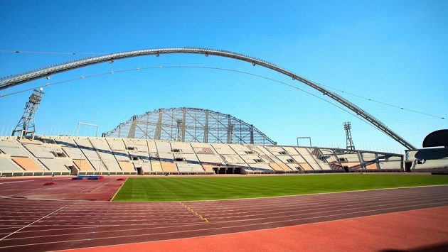 Chalifův stadión v katarském Dauhá, kde se po rekonstrukci bude konat MS atletů i fotbalistů. Chalifův stadión v katarském Dauhá, kde se po rekonstrukci bude konat MS atletů i fotbalistů.