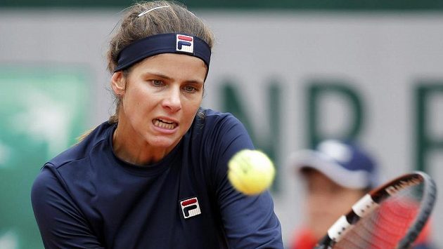 Němka Julia Görgesová v zápase s Eugenií Bouchardovou z Kanady při French Open. Němka Julia Görgesová v zápase s Eugenií Bouchardovou z Kanady při French Open.