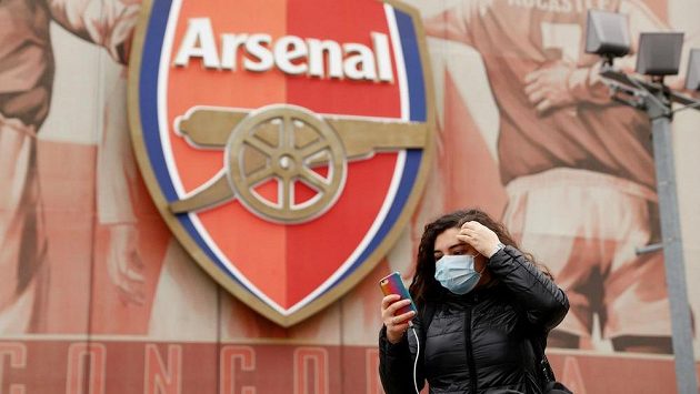 Arsenal se po pozitivním testu kouče Mikela Artety na koronavirus uzavřel do izolace. Arsenal se po pozitivním testu kouče Mikela Artety na koronavirus uzavřel do izolace.