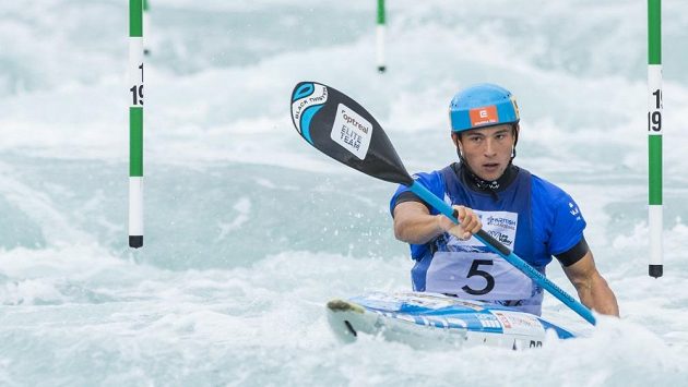Jiří Prskavec v kvalifikaci kajakářů na mistrovství světa ve vodním slalomu v Lee Valley. Jiří Prskavec v kvalifikaci kajakářů na mistrovství světa ve vodním slalomu v Lee Valley.