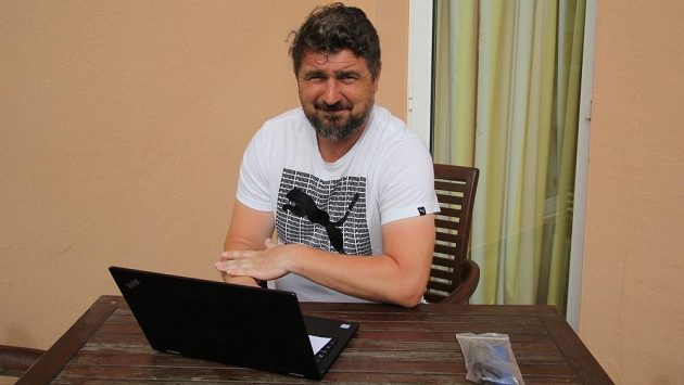 Sportovní ředitel fotbalové Plzně Zdeněk Psotka na hotelu ve španělské Esteponě. Sportovní ředitel fotbalové Plzně Zdeněk Psotka na hotelu ve španělské Esteponě.