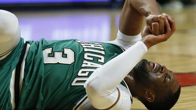 Dwyane Wade z Chicaga při utkání s Memphisem. Dwyane Wade z Chicaga při utkání s Memphisem.