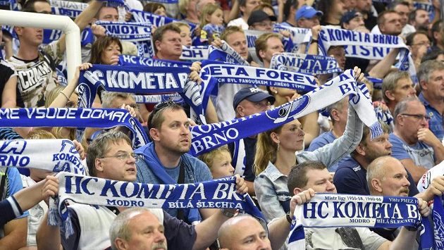 Fanoušci Komety během zápasu s Mladou Boleslaví. Fanoušci Komety během zápasu s Mladou Boleslaví.