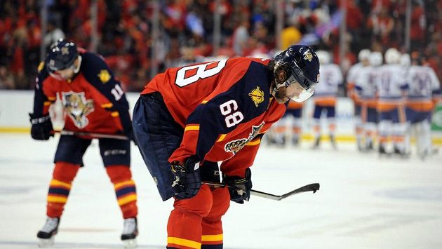 Jaromír Jágr (68) zažil s Floridou nevydařený vstup do play off, jeho tým podlehl NY Islanders 4:5. Jaromír Jágr (68) zažil s Floridou nevydařený vstup do play off, jeho tým podlehl NY Islanders 4:5.