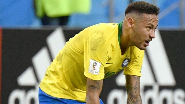 Neymar v dresu brazilské reprezentace. Neymar v dresu brazilské reprezentace.