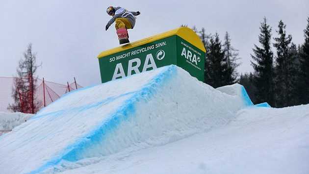 Šárka Pančochová při tréninku slopestylu na MS v Kreischbergu. Šárka Pančochová při tréninku slopestylu na MS v Kreischbergu.