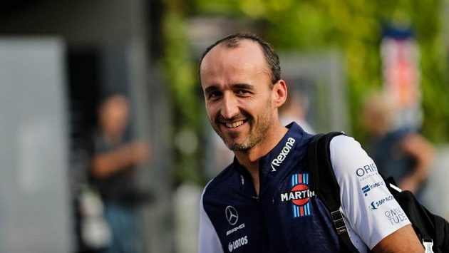 Robert Kubica v barvách Williamsu na okruhu v Singapuru. Robert Kubica v barvách Williamsu na okruhu v Singapuru.