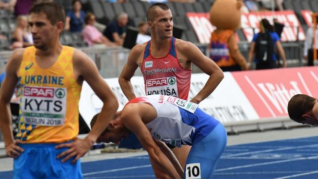 Zklamaný Jakub Holuša po rozběhu mistrovství Evropy v Berlíně. Zklamaný Jakub Holuša po rozběhu mistrovství Evropy v Berlíně.