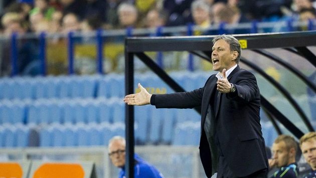 Nový asistent nizozemské fotbalové reprezentace Marco Van Basten. Nový asistent nizozemské fotbalové reprezentace Marco Van Basten.
