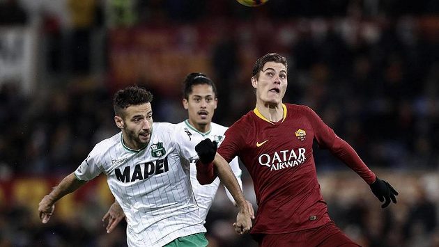 Patrick Schick (vpravo) a Gian Marco Ferrari ze Sassuola. Patrick Schick (vpravo) a Gian Marco Ferrari ze Sassuola.