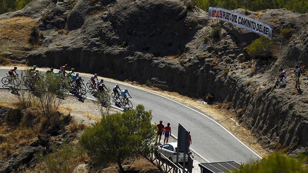 Cyklisté na trati Vuelty. Cyklisté na trati Vuelty.
