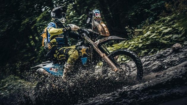 Při své premiérové rallye v Řecku vyhrál Libor Podmol šestou etapu o jednu vteřinu před týmovým kolegou Milanem Engelem. Při své premiérové rallye v Řecku vyhrál Libor Podmol šestou etapu o jednu vteřinu před týmovým kolegou Milanem Engelem.