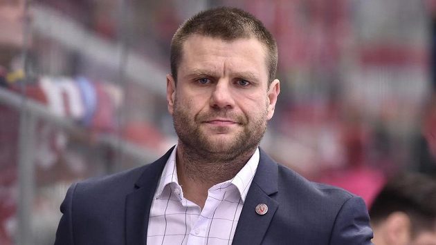 Trenér české dvacítky Václav Varaďa. Trenér české dvacítky Václav Varaďa.