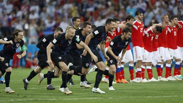 Chorvatší fotbalisté slaví postup do semifinále mistrovství světa po penaltovém vítězství nad Ruskem Chorvatší fotbalisté slaví postup do semifinále mistrovství světa po penaltovém vítězství nad Ruskem